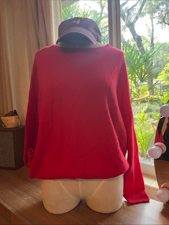 Alice + Olivia Sweaters - Alice + Olivia Bright Red Cozy Knit Sweater